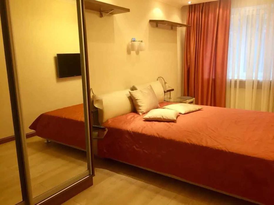 Дава се под наем Двустаен апартамент в София, Център - 55 кв.м за 458.49 € - Снимка #2