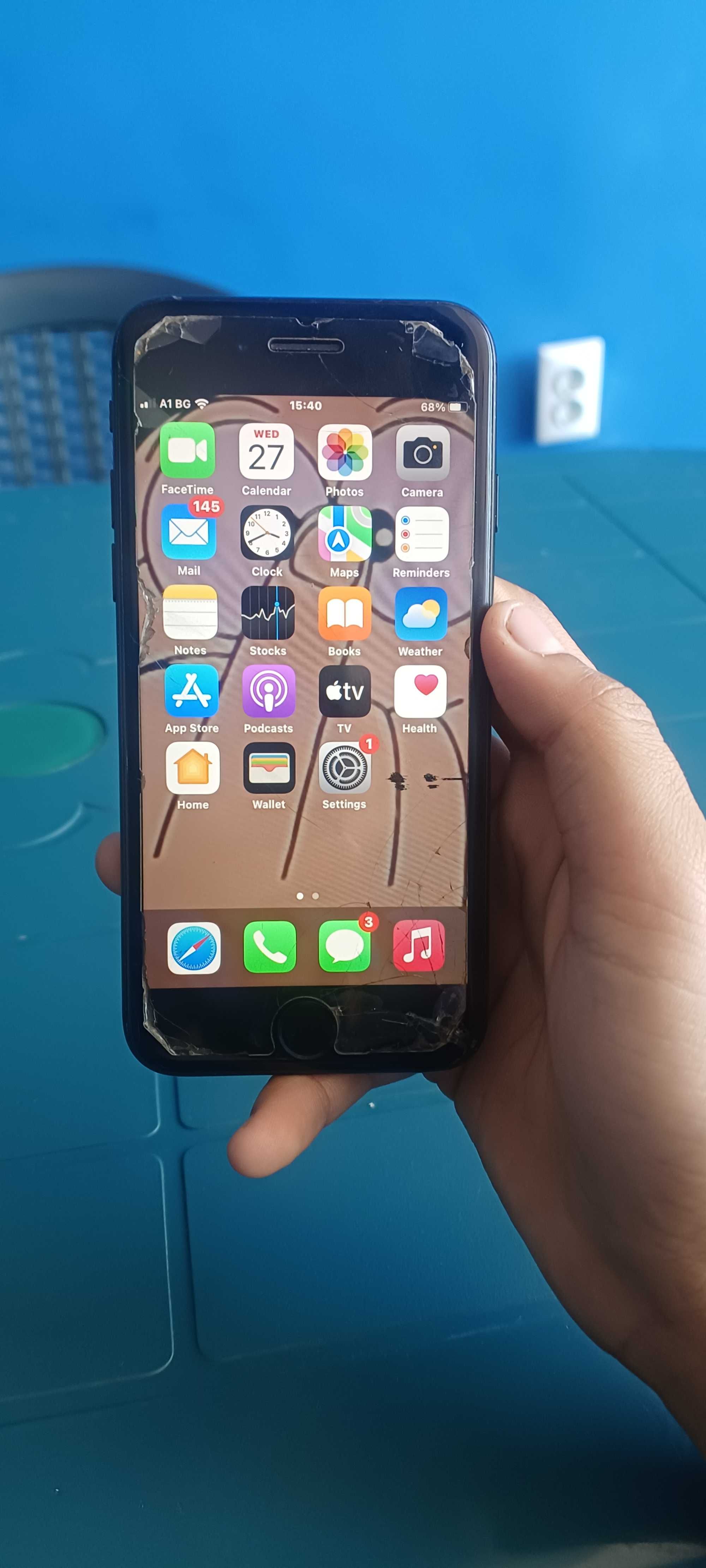 Продавам iphone 7