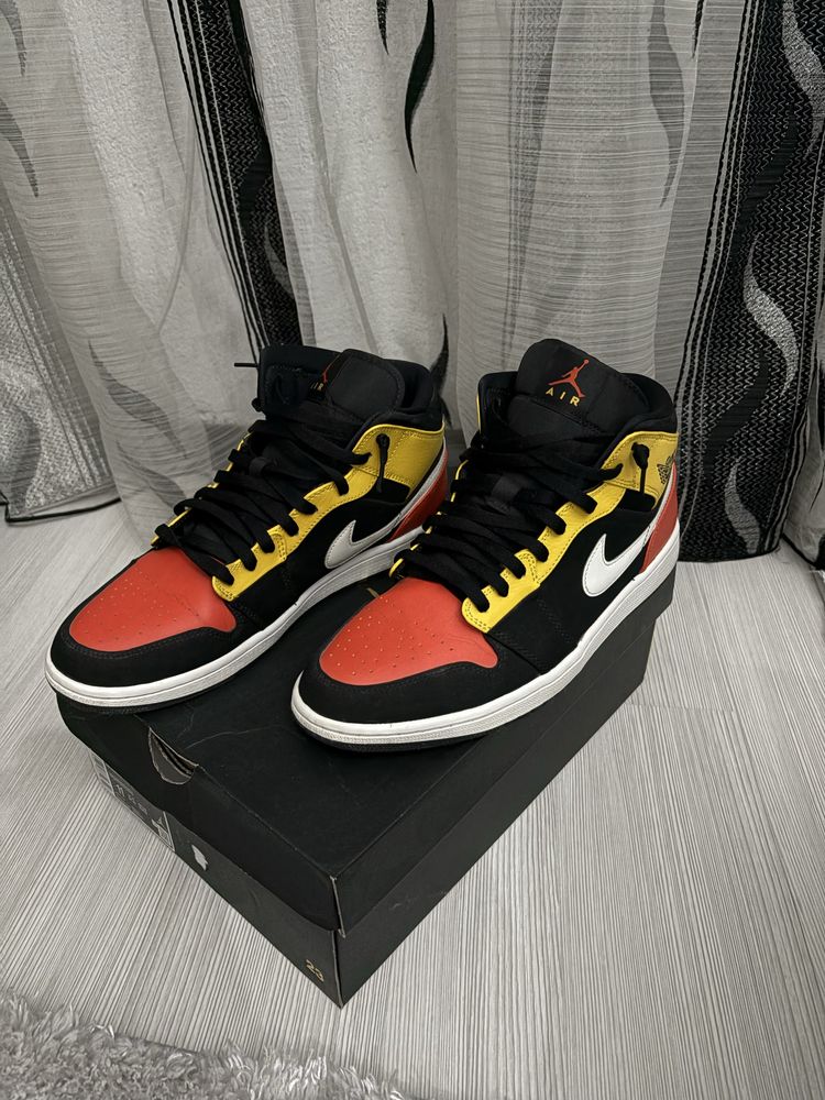 Nike Air Jordan 1 Mid SE
