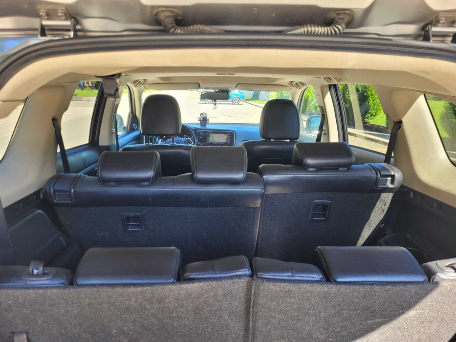 Mitsubishi outlander 3