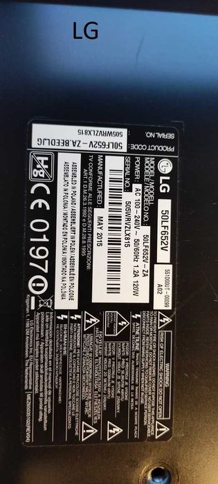 телевизор 50 инча с пукнатa матрицa LG 50LF652V