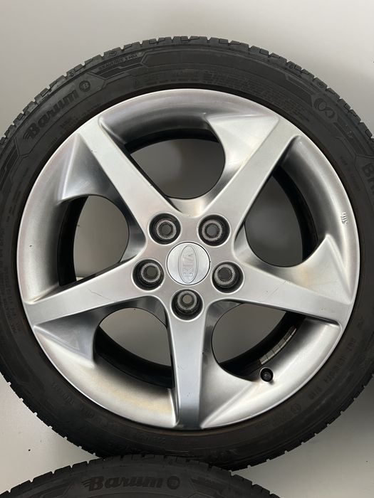 Оригинални джанти 17 цола 5х114,3 за Киа Сийд с летни гуми 225/45/17