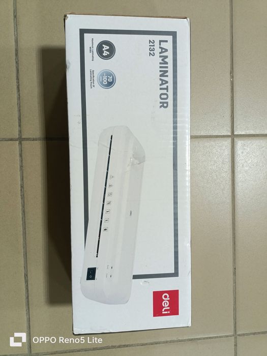 Ламинатор Deli..