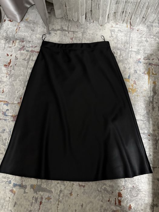 продам атласную юбку,