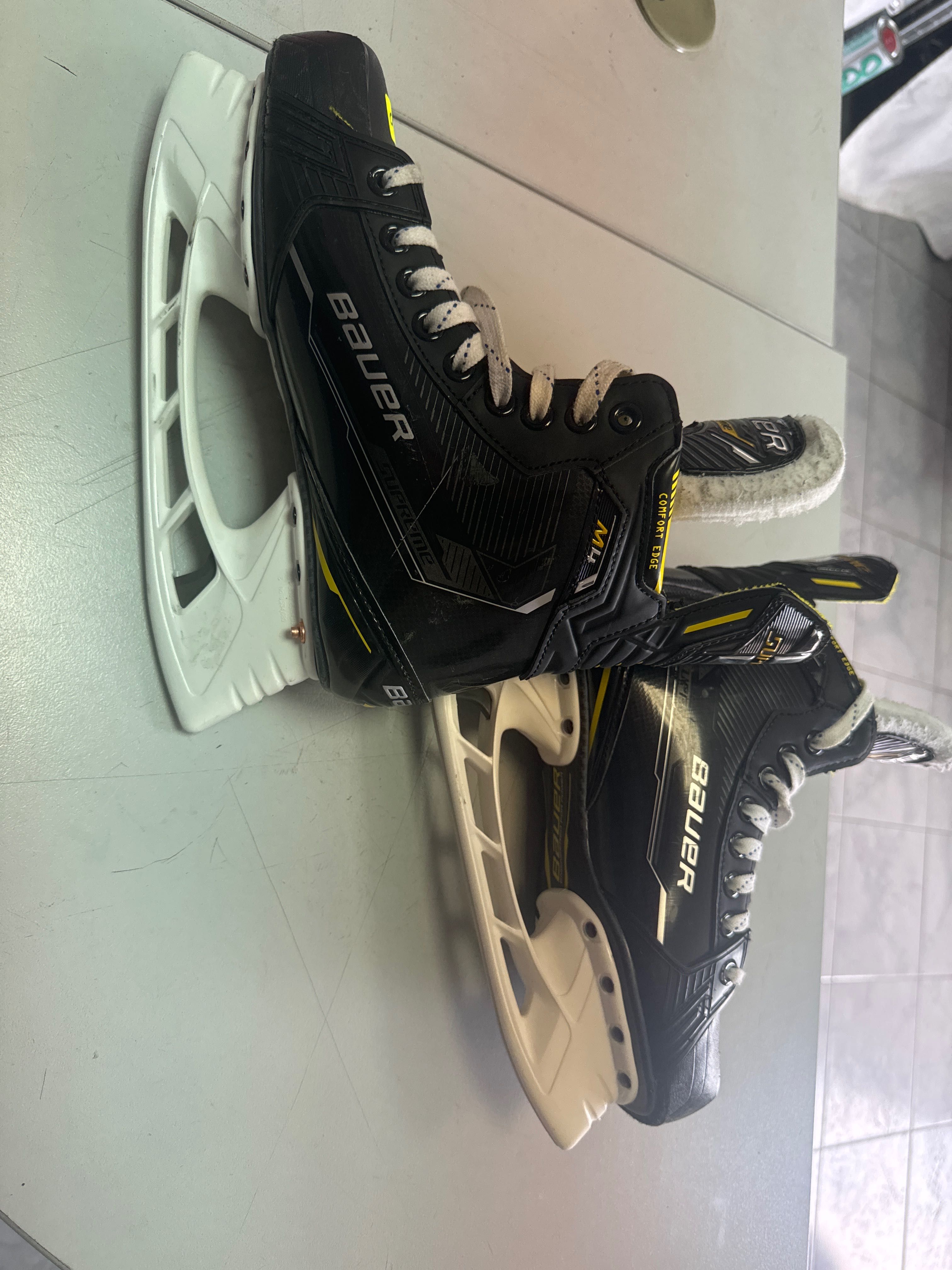 Кънки за хокей на лед Bauer Supreme M4