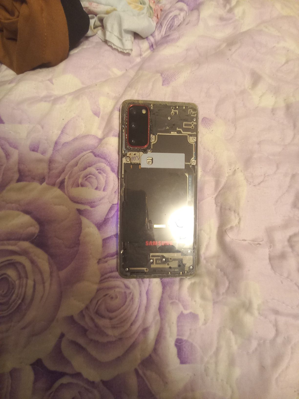 Samsung s20 8/128 в подарок клавиатура и мышка