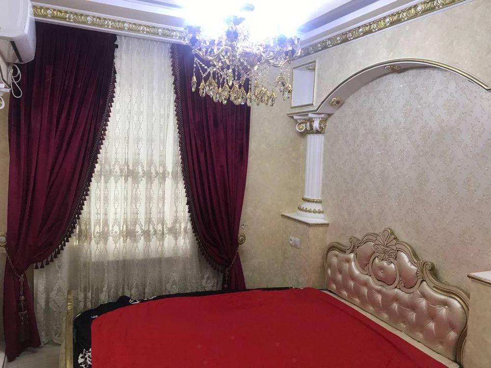 Продаётся квартира на Ц4 ориентир ТЦ Шедевр, перекрёсток Мустакиллик..