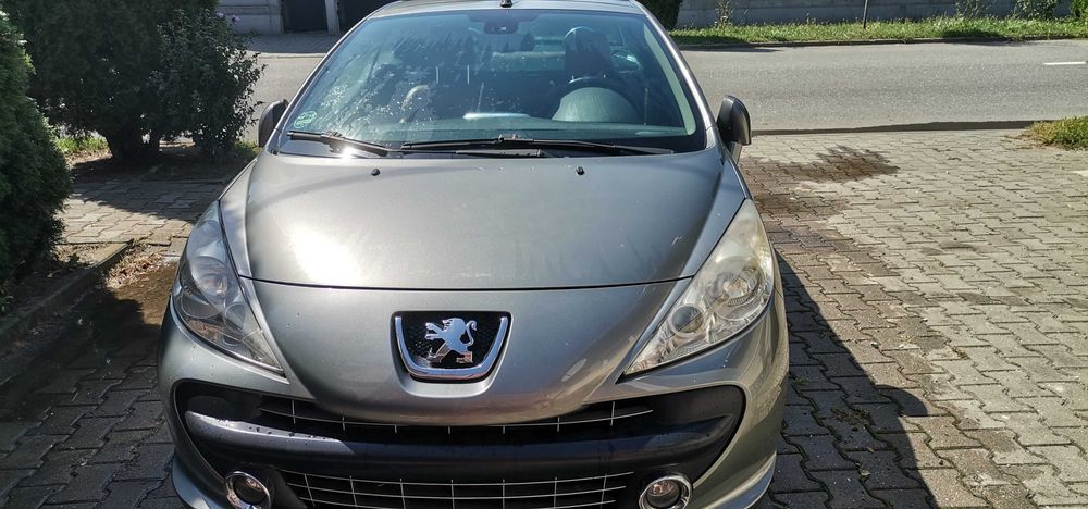 Vând Peugeot 207 cc