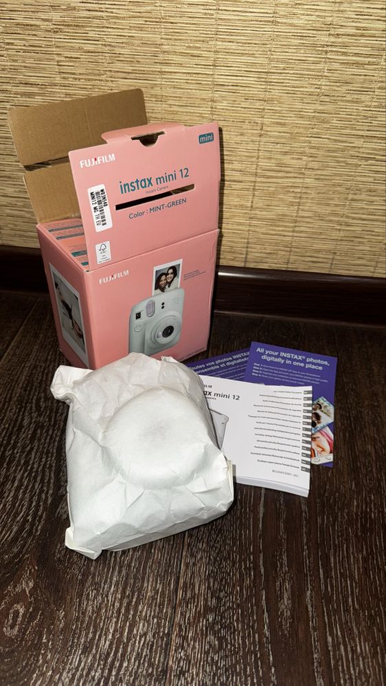 полароидная камера INSTAX MINI 12