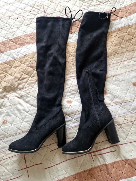 Дамски чизми над коляното