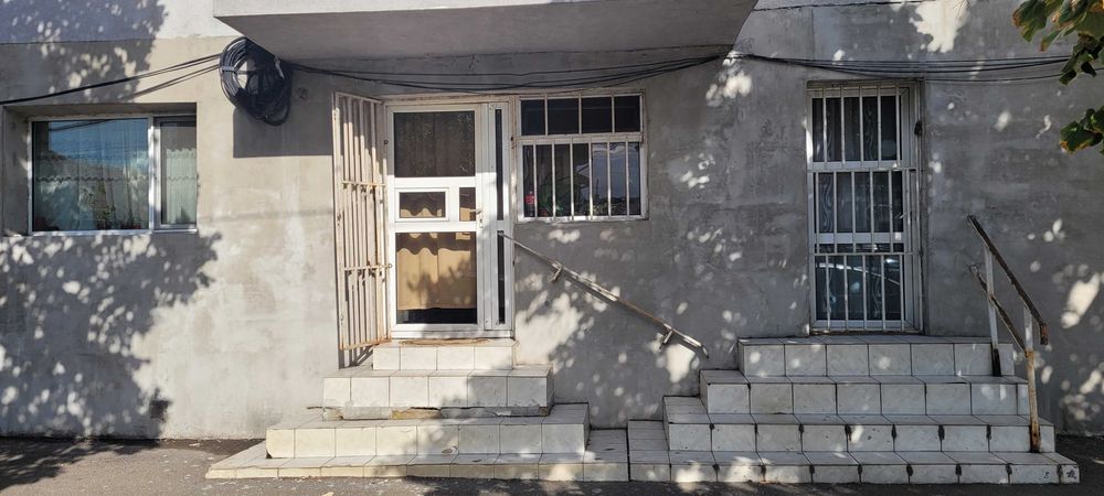 Apartament Parter ,spatiu comercial Splai Mihai Viteazu