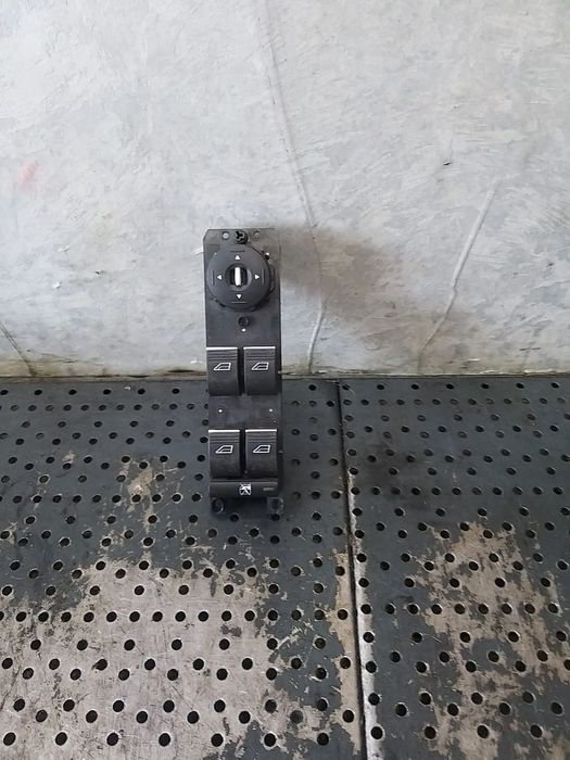 Bloc butoane geamuri oglinzi ford focus 3 am5t14a132aa 3s010020924