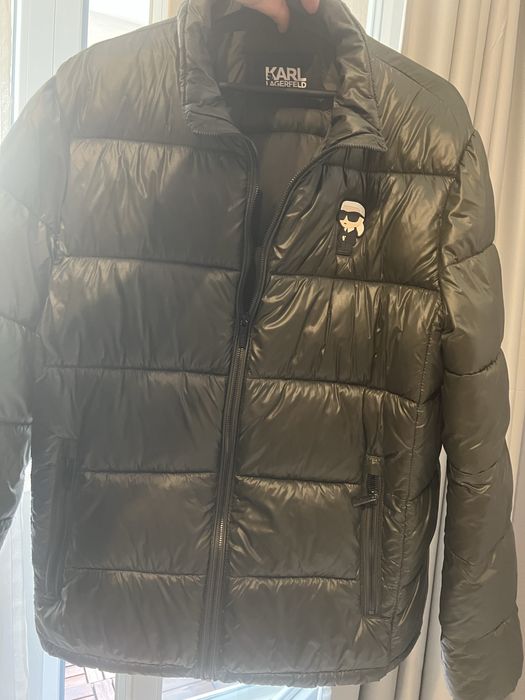 Яке зелено Карл Лагерфелд ,запазено