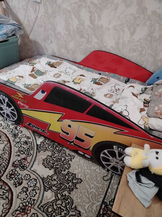Детская кровать. Машина