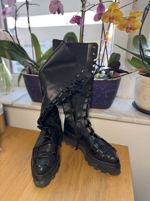 Mihaela Glavan - Ghete lungi cu șireturi din piele neagră Urban Touch