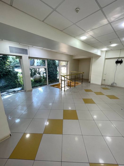 Ц-2 Шахрисабзская | 93кв - нежилое помещение вдоль дороги Аренда