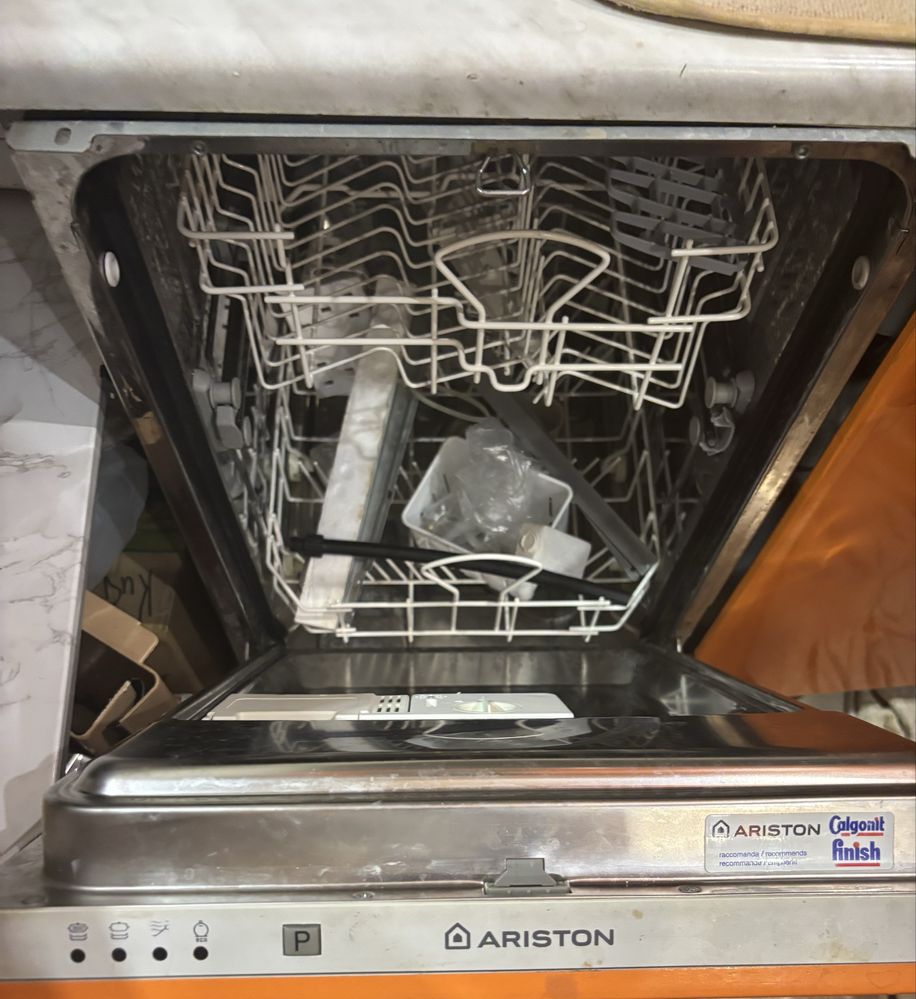 Продам стиральную машину Ariston