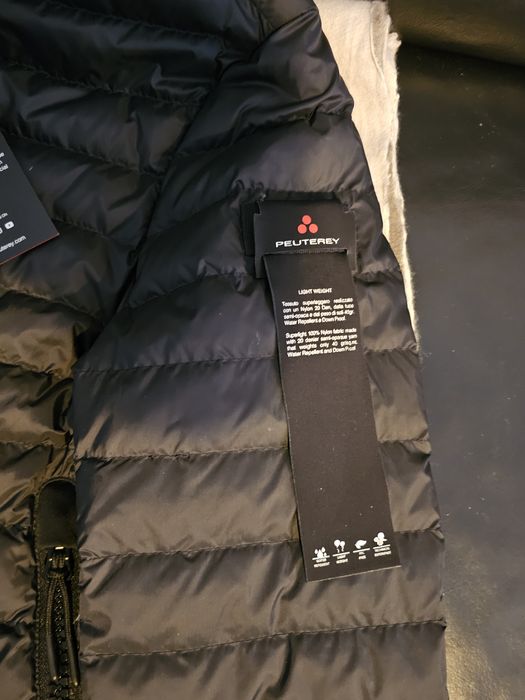 Geaca noua cu puf de la Peuterey marimea XS