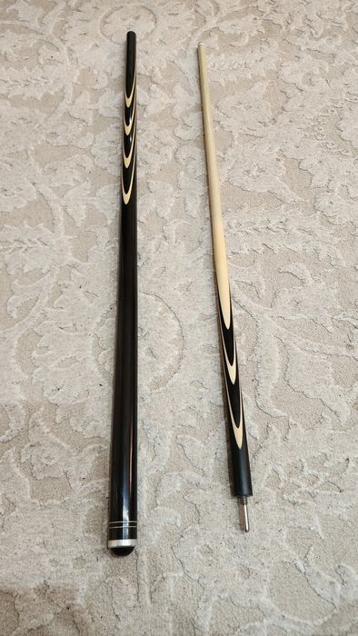 Продаётся бильярдный кий в отличном состоянии. Тубус в подарок. Произ