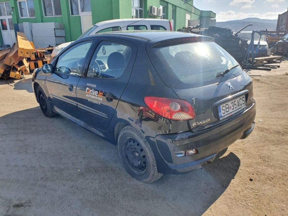 Dezmembrez Peugeot 206+ motor 1.4 HDI  68cp 8HR cutie de viteze panoramic plafon bara dezmembrari
