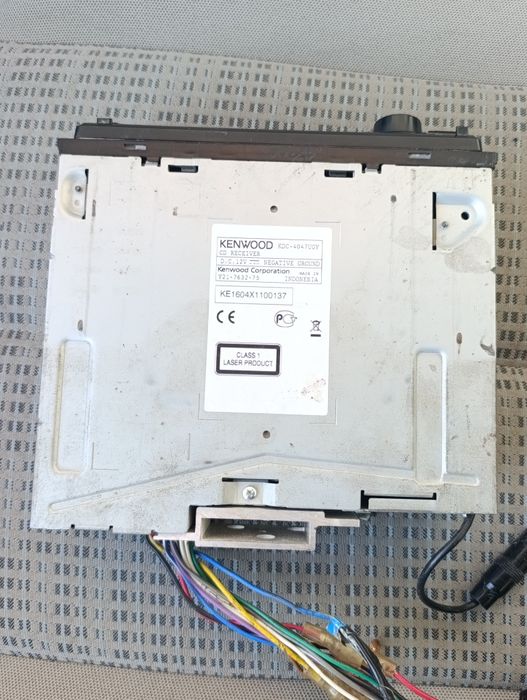 Бас каса, усилвател, колонки и плейър