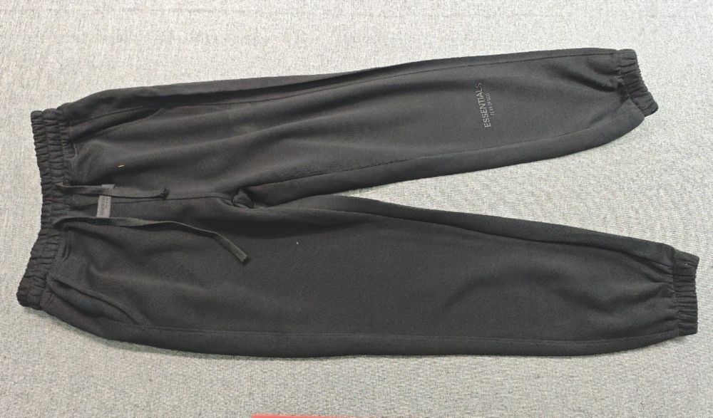 Pataloni de tenig essentials