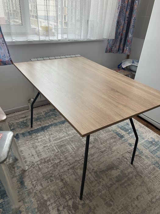 Продам стол кухонный