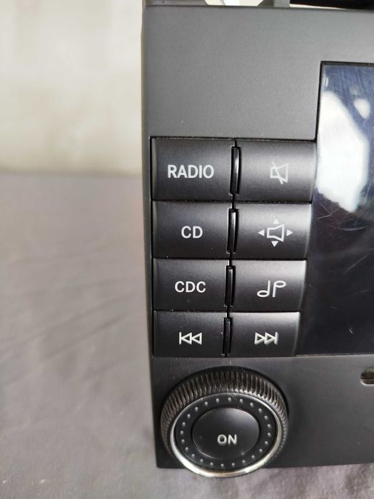 CD-Player auto Original Mercedes model: MF 2550. In stare bună