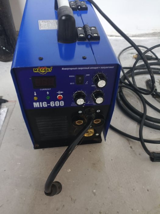 Продам сварочный аппарат 2 в 1 всё работает почти новый