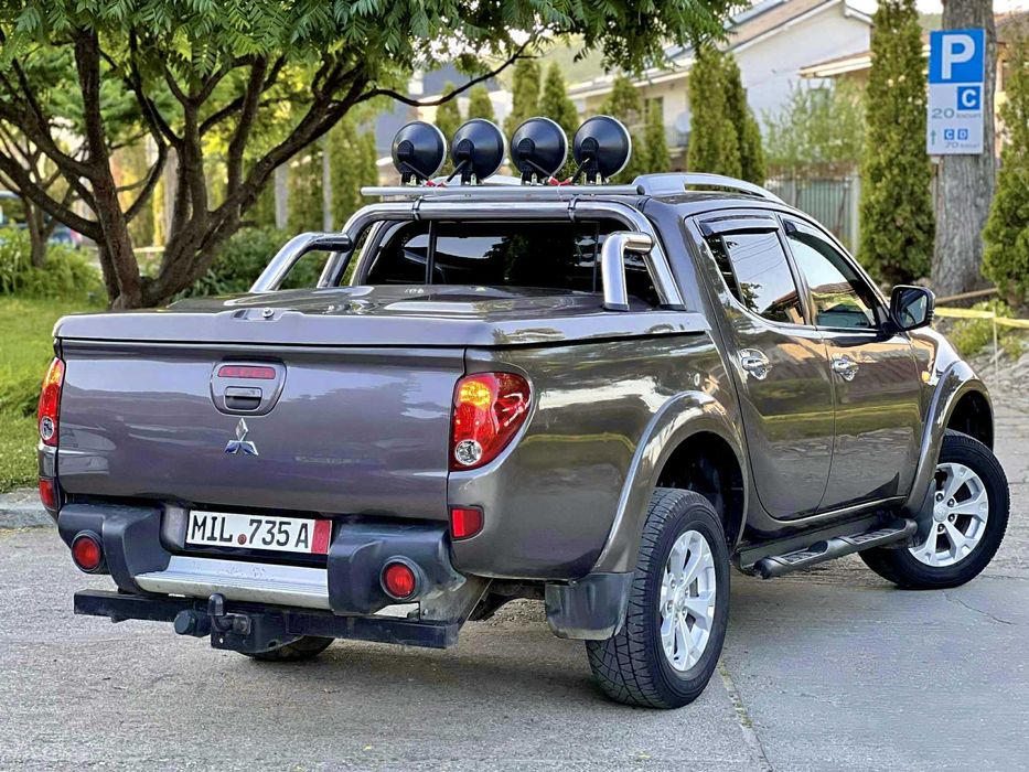 - IMPECABIL Mitsubishi L200 2.5Di-D178cp TRITON EDITION Full