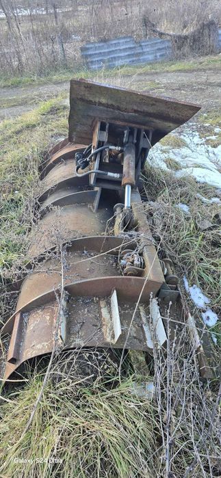 Lama deszapezire folosita doar o iarna pe buldo, instalatie hidraulica