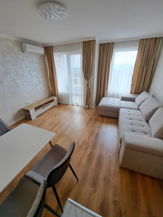 Дава се под наем Двустаен апартамент в Варна, Централна поща - 62 кв.м за 459 € - Снимка #1