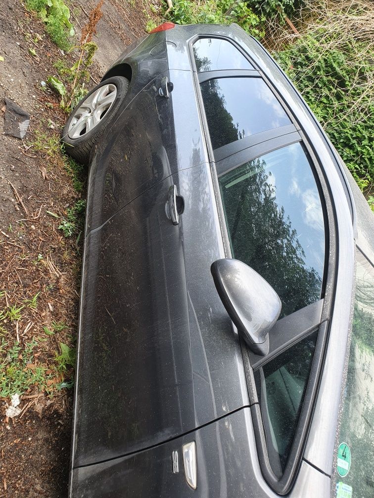 Dezmembrez Opel Astra J 1.7 CDTI