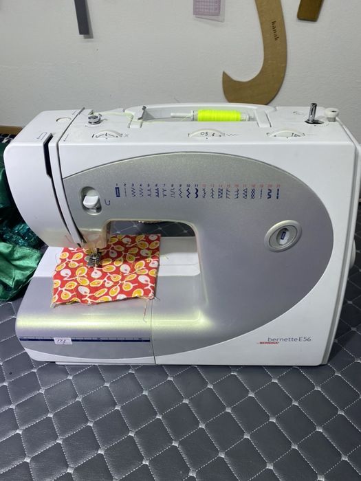 Продам швейную машинку