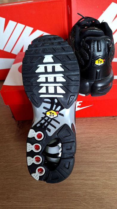Nike Air Max Plus W Blak Silver маратонки обувки