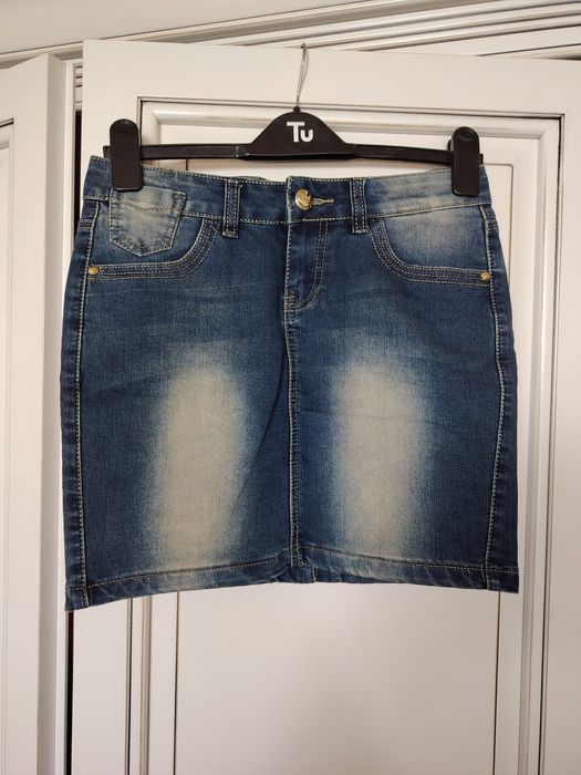 Fusta blugi mărimea 38