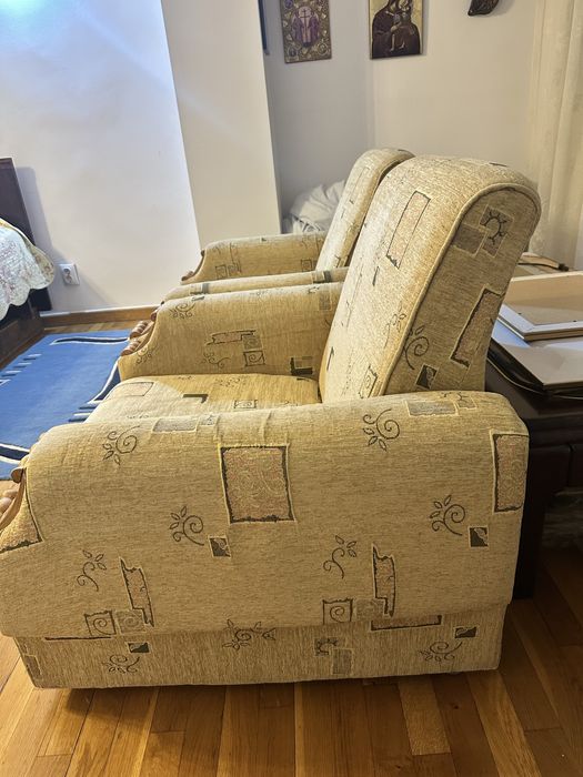 Fotolii lemn si textil vintage