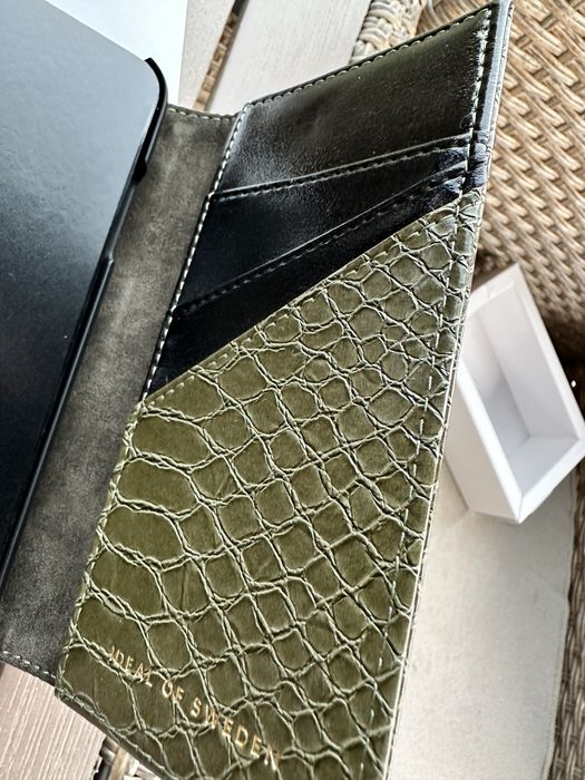Husa / portofel tip dama gentuta portmoneu Studio Clutch noua ! Cutie