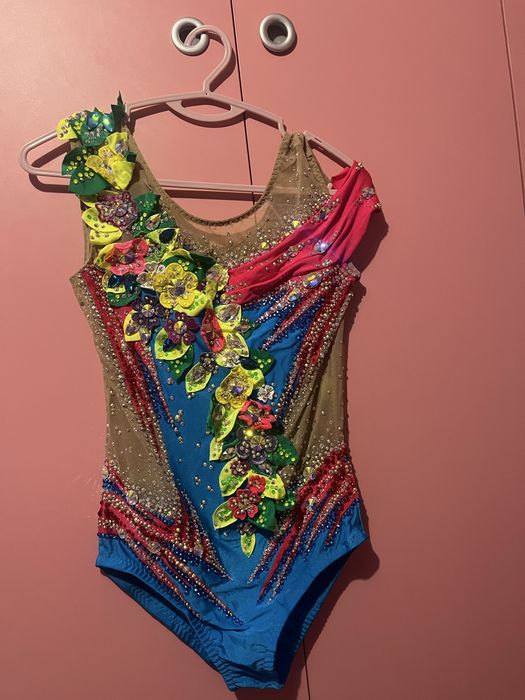 Трика за художествена гимнастика