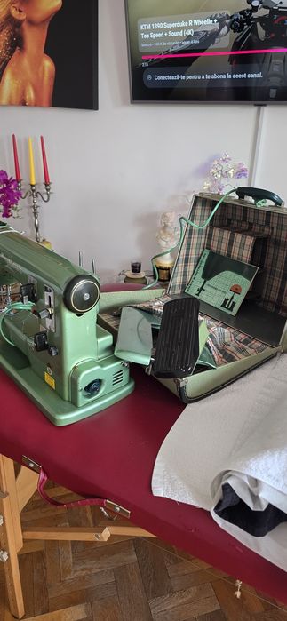 Mașină de cusut Husqvarna automatic retro