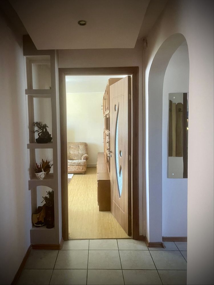 Închiriere apartament 3 camere, decomandat, Lugoj