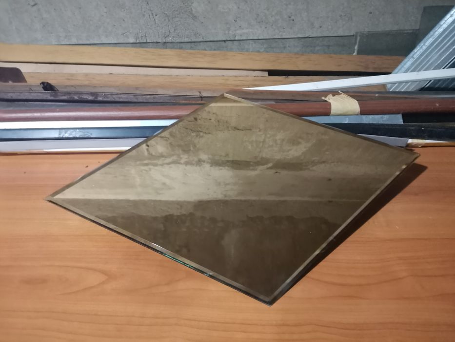 Oglinda sticla aurie