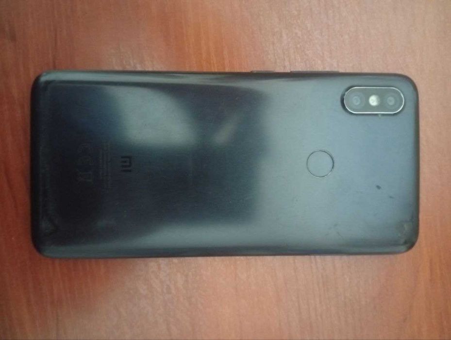 Redmi S2 32GB - немного разбит, греется