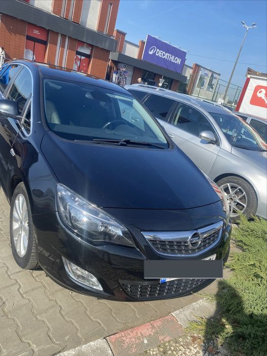 Opel Astra 2012 – 1.7 CDTI, 6 trepte, 140 CP – în stare foarte bună.
