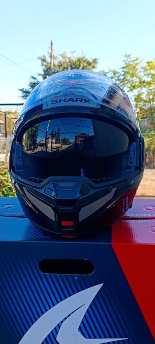 каска за мотор shark oxo