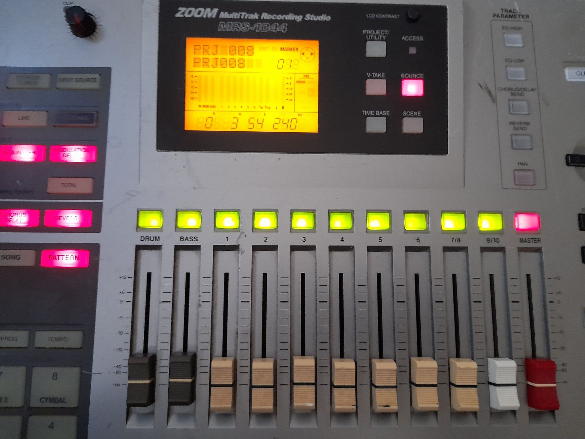 studio digital inregistrari Zoom MRS-1044