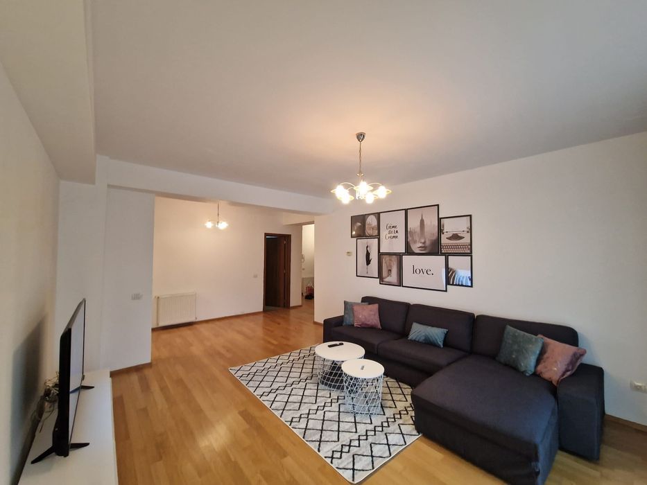 3 camere  lângă Sala Polivalenta