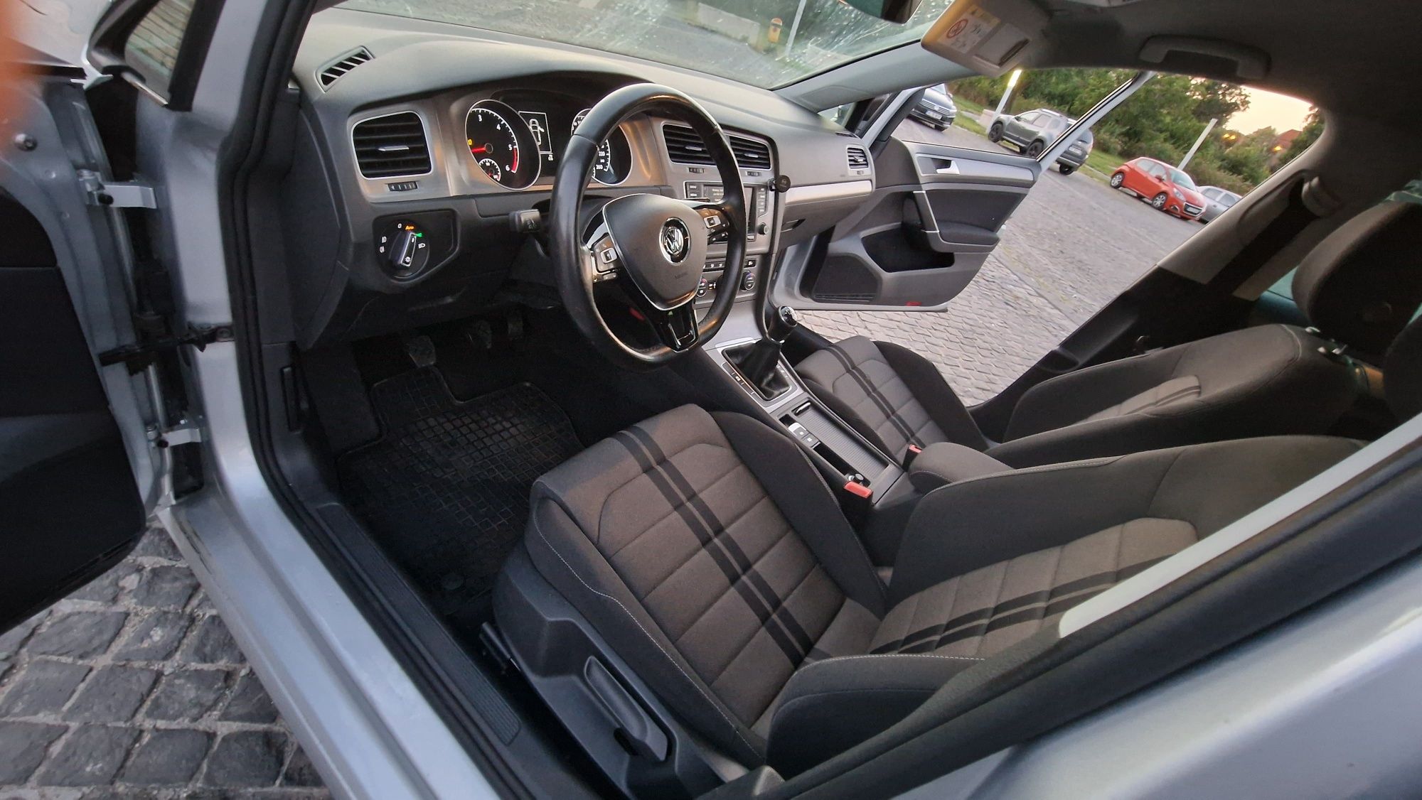 Vand VW Golf 7 R-Line / 1.6 TDI / 110cp