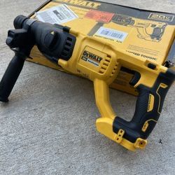 Перфоратор dewalt DCH 133