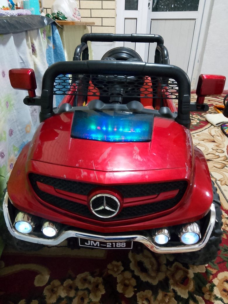 Mercedes-Benz detskiy moshina